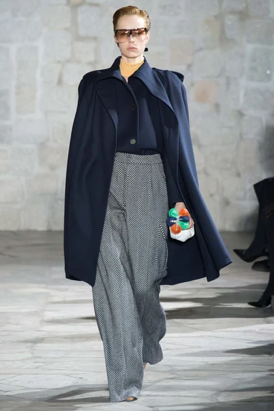 Look 12